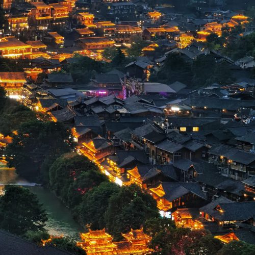 13429950349290397 洞瀑峰林 · 贵州5天4晚品质游