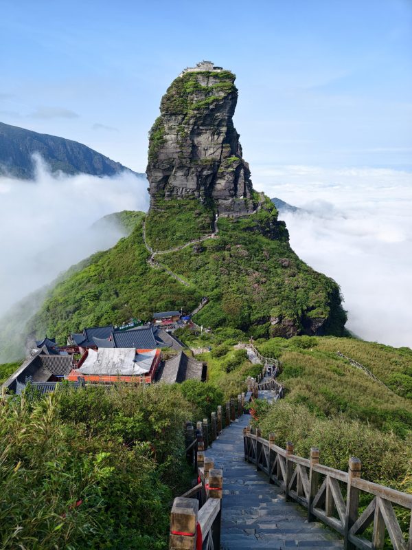 13429951154772800 洞瀑峰林 · 贵州5天4晚品质游
