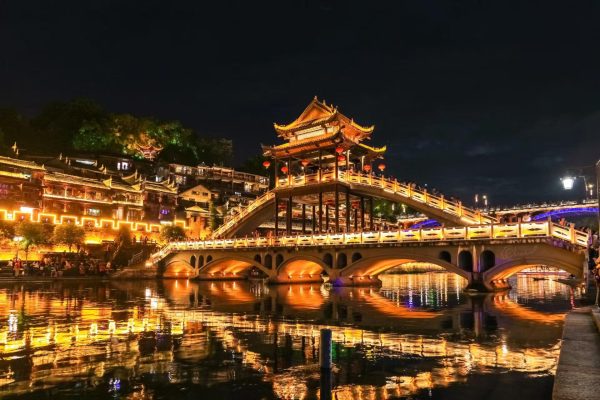 雪桥 嗨爆张家界 · 森林公园+天门山+凤凰古城+芙蓉镇+湘西苗寨 4天3晚