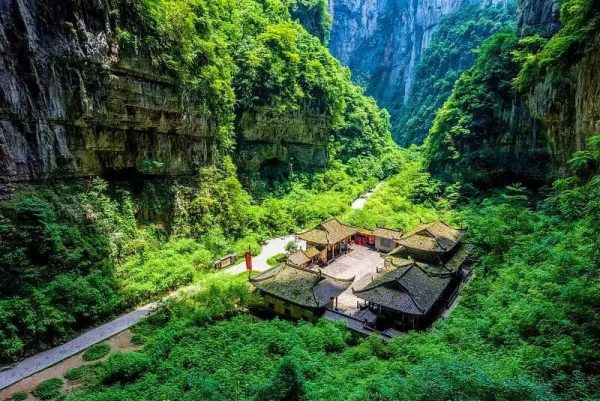 仙女山天坑·武隆天生三桥VIP纯玩一日游 | 国家5A级景区·满城尽带黄金甲外景地